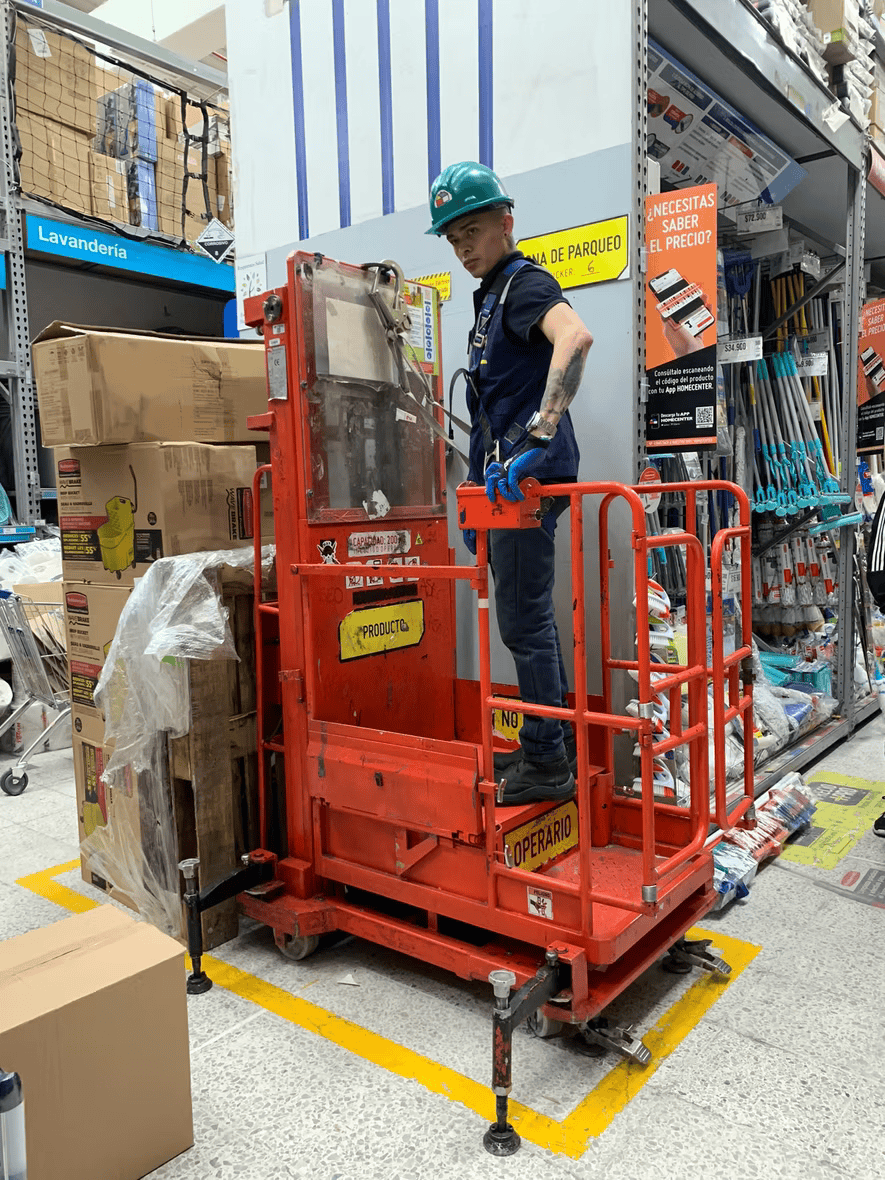 43ad01_79d06943e9864d3ea4d096b05afca8cbmv2